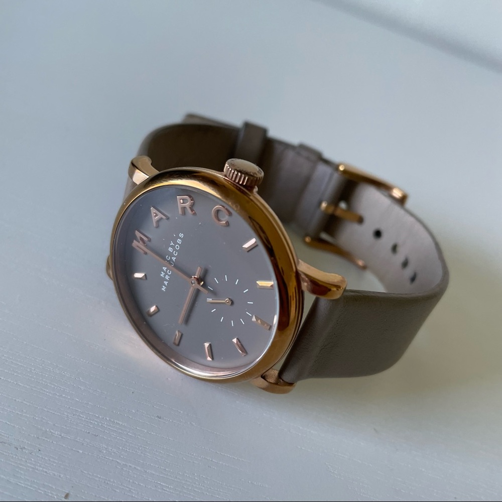 Marc by Marc Jacobs Baker taupe grey genuine leather and rose gold watch